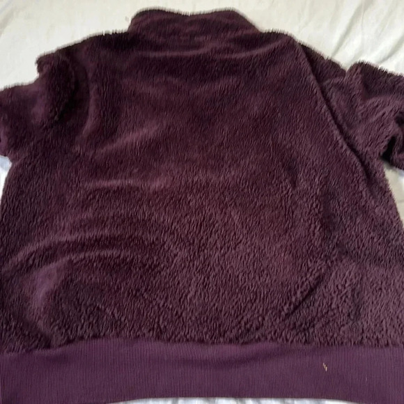 Vogo Athletics burgundy quarter zip fleece size large - Picture 6 of 6